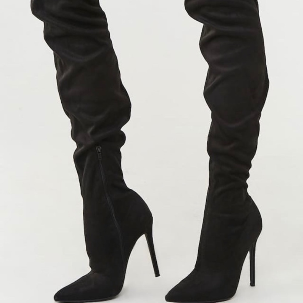 BOOTS ( OVER KNEE )